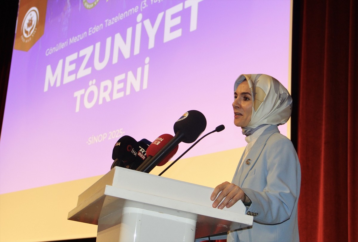 Aile ve Sosyal Hizmetler Bakanı Mahinur Özdemir Göktaş, çeşitli programlara katılmak üzere geldiği...