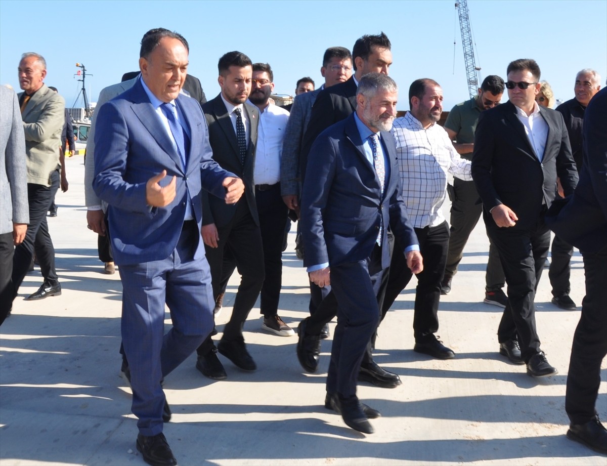 AK Parti Mersin Milletvekili Nureddin Nebati, Mersin'in Silifke ilçesinde bulunan Taşucu...