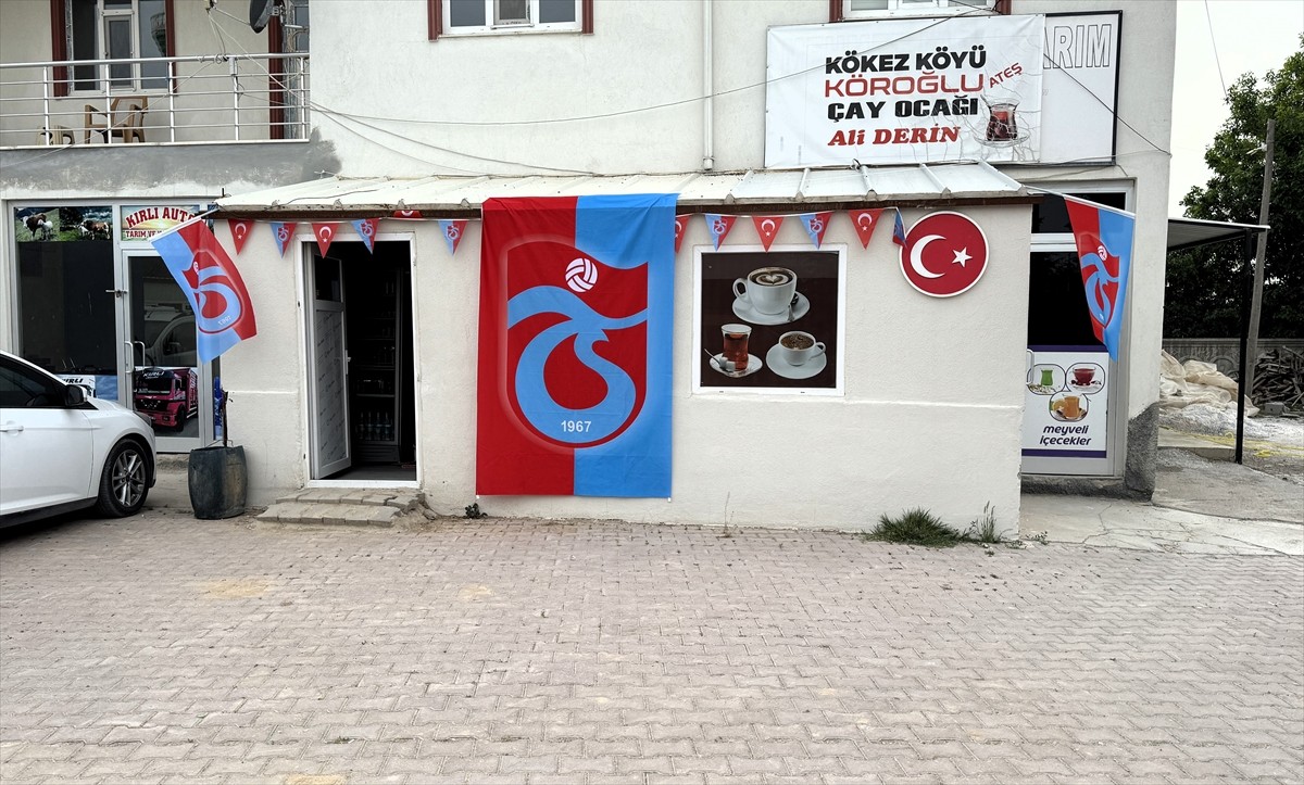 Aksaray'ın Eskil ilçesine bağlı 180 haneli Kökez köyü sakinleri, 1983-1984 sezonundaki...