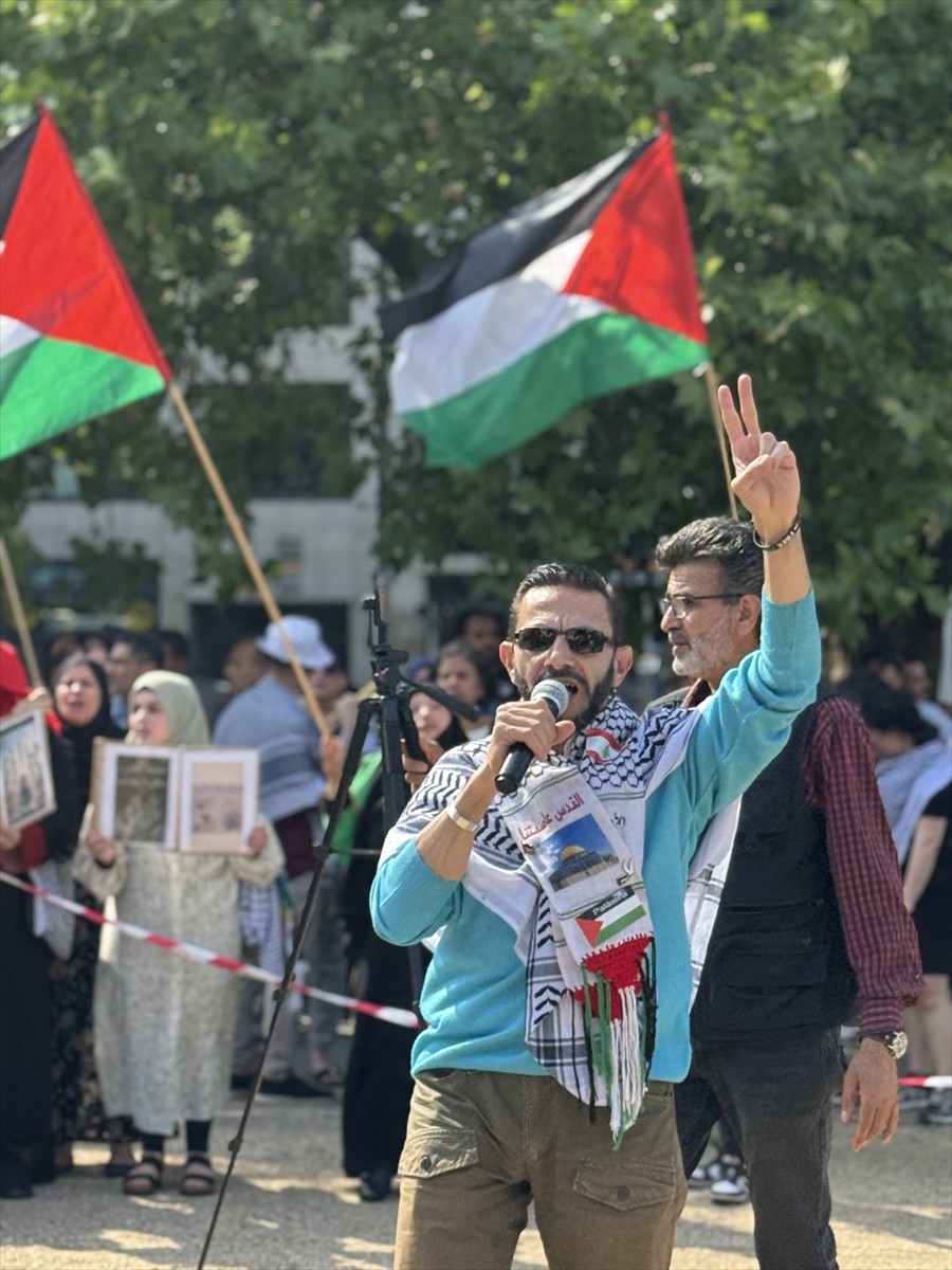 Almanya'nın başkenti Berlin'de Filistin'e destek gösterisi düzenlendi. Berlin Kreuzberg'teki...