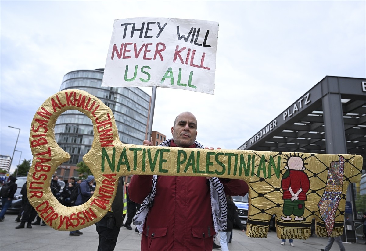 Almanya’nın başkenti Berlin’de, "Büyük Felaket" olarak tanımlanan Nekbe’nin 77. yılı nedeniyle...