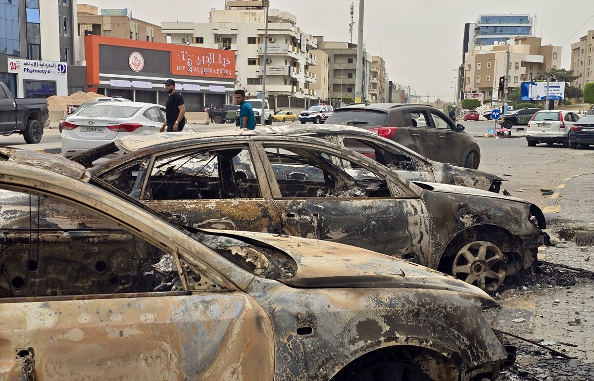 Anadolu Ajansı (AA) ekibi, ateşkesin sağlandığı Libya'nın başkenti Trablus'ta çatışma bölgelerinde...