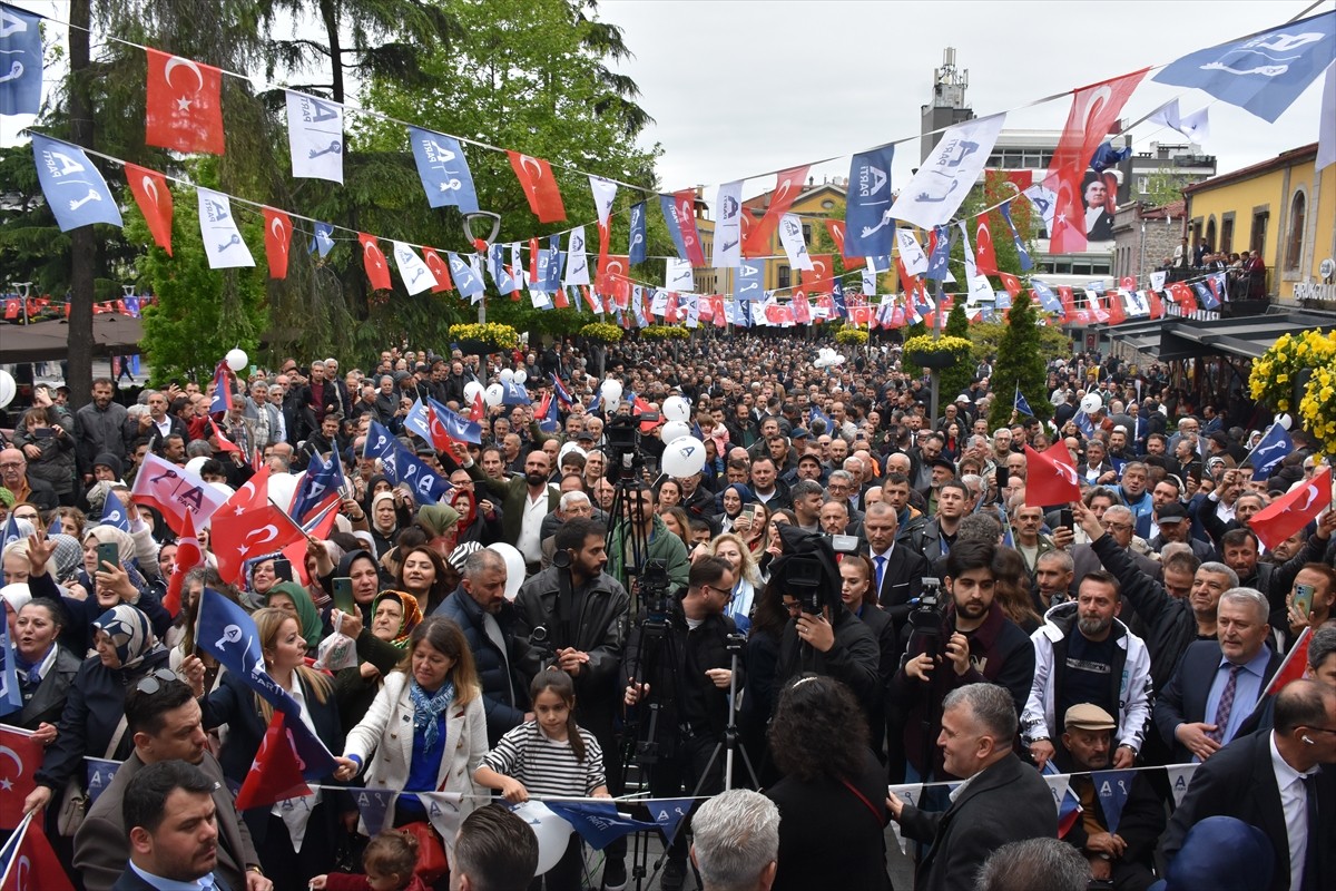 Anahtar Parti (A Parti) Genel Başkanı Yavuz Ağıralioğlu, Trabzon'da "Halk Buluşması" programında...