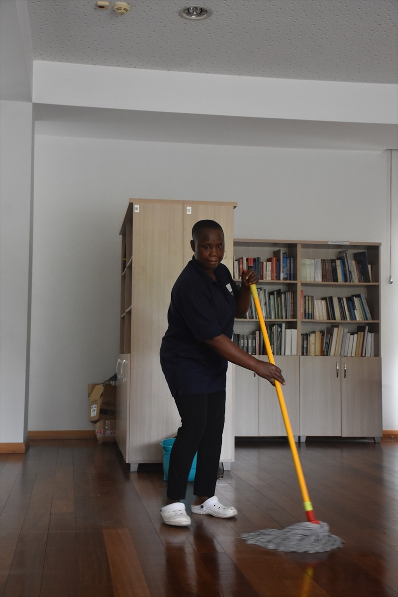 Anneler Günü, Nijerya'nın başkenti Abuja'da eşlerinden ayrı yaşayan, hayatlarını çocuklarına...