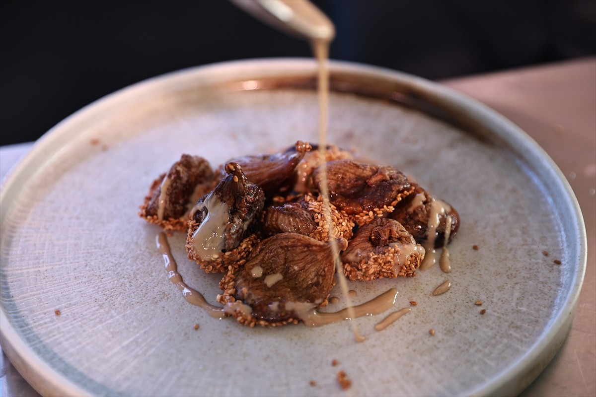 Antalya'da bu yıl dördüncüsü düzenlenen FoodFest Uluslararası Gastronomi Festivali, ünlü şefleri...