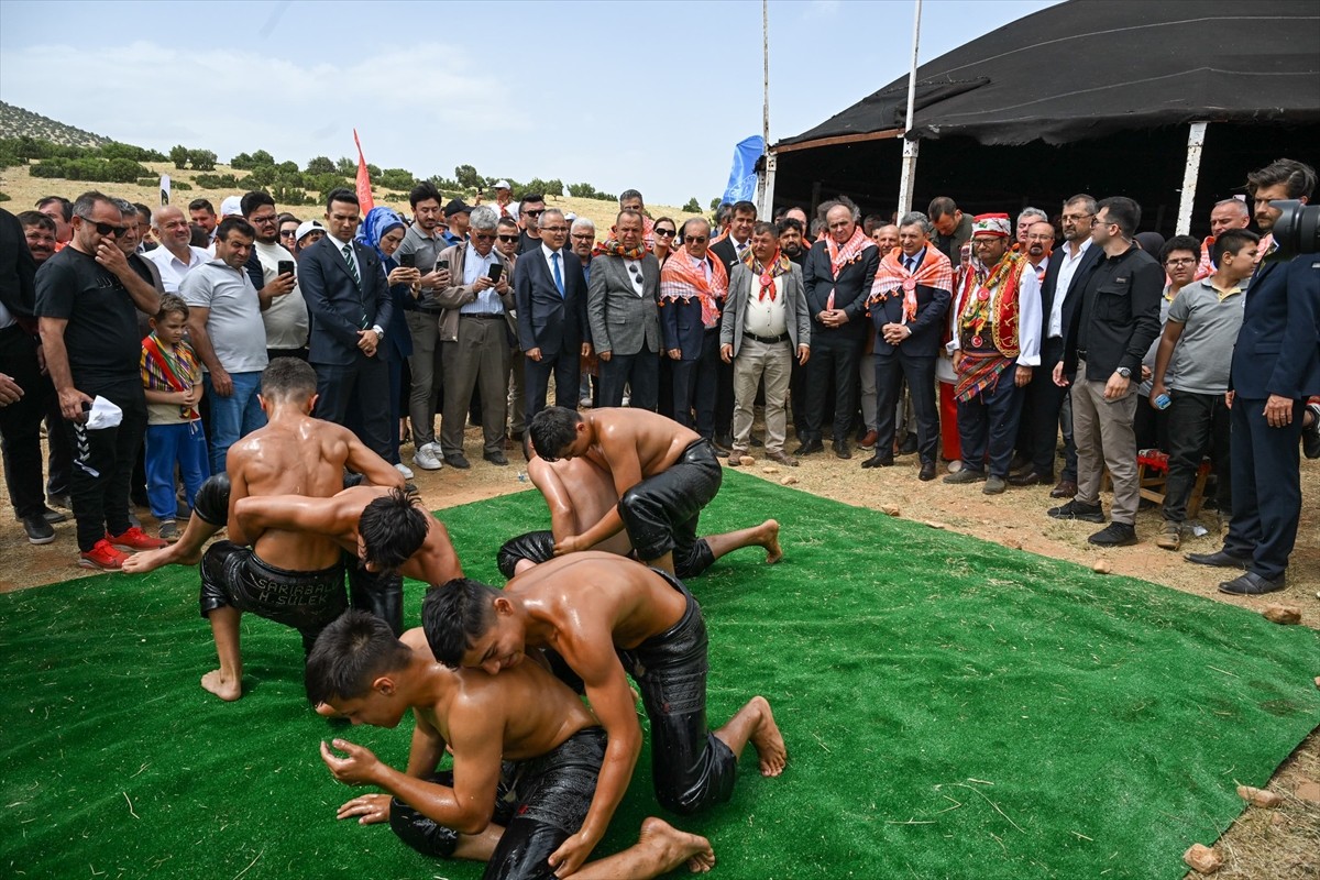Antalya'da gençleri teknoloji bağımlılığının olumsuz etkilerinden uzaklaştırmayı ve doğayla...