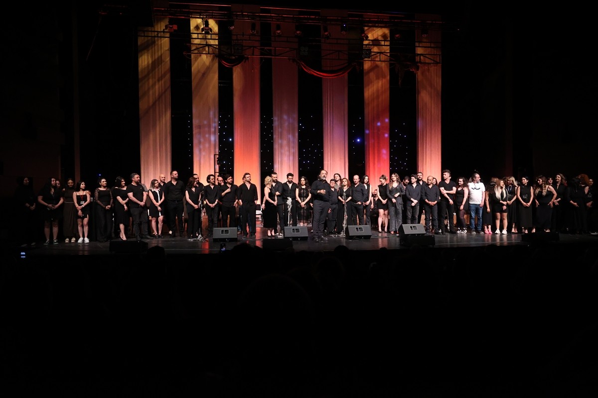 Antalya Büyükşehir Belediyesi Şehir Tiyatroları (AŞT), 41. yılı olan 2024-2025 sezonunda...