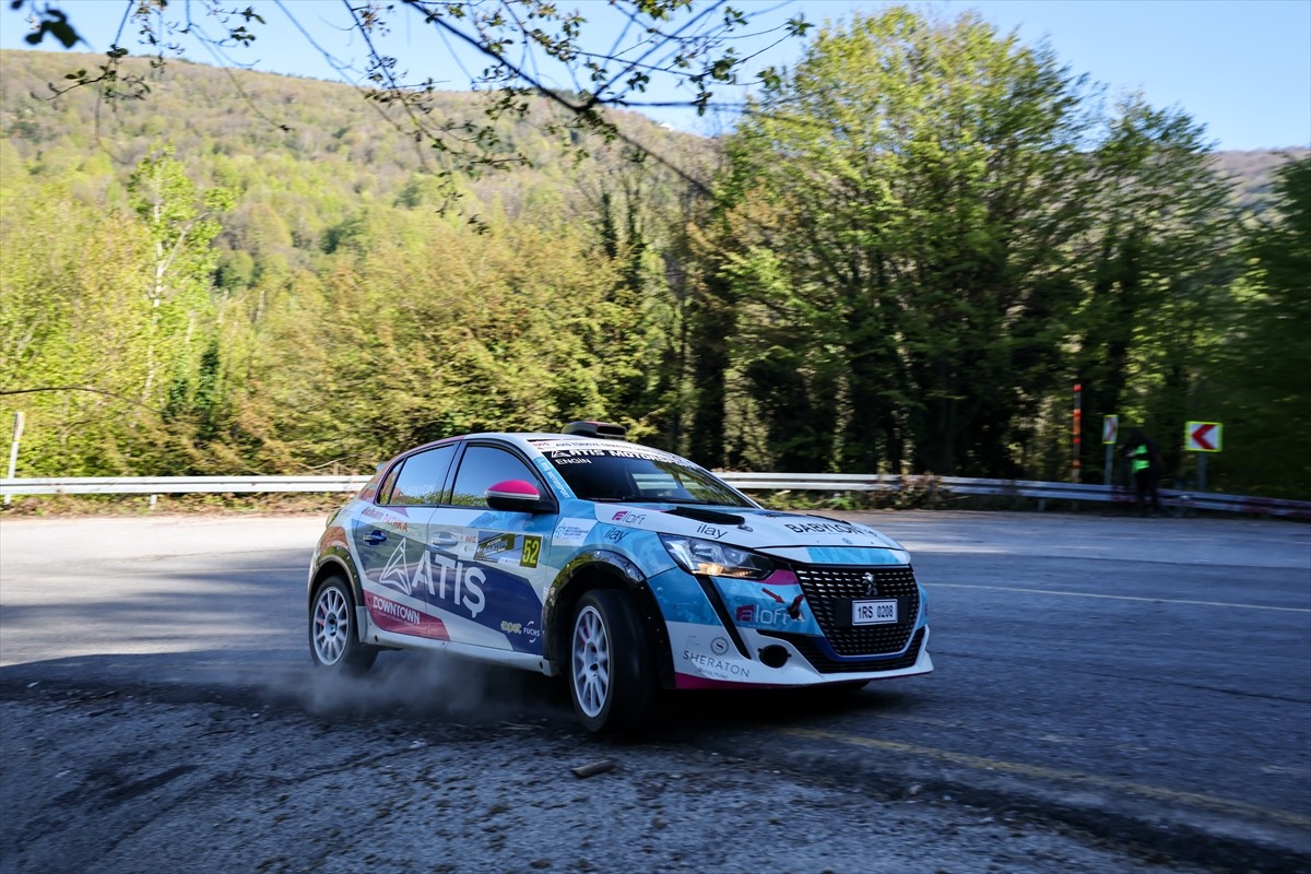 AVIS 2025 Türkiye Tırmanma Şampiyonası'nın ikinci ayağı olan Kartepe Tırmanma Yarışı, Kocaeli'de...