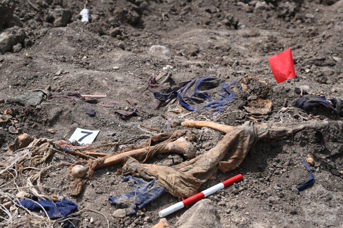 Azerbaycan'ın Hocalı ve Şuşa kentleri yakınlarında, Ermeni güçlerin katlettiği sivillere ait...