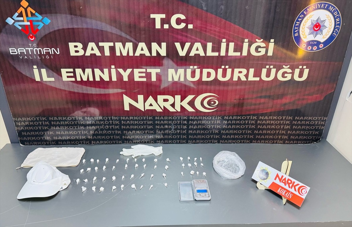 Batman'da düzenlenen uyuşturucu operasyonunda yakalanan 2 şüpheliden biri tutuklandı. İki...