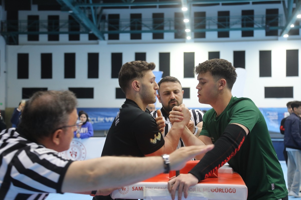 Bilek Güreşi Gençler A Türkiye Birinciliği müsabakaları Samsun'da sona erdi. Okul Sporları...
