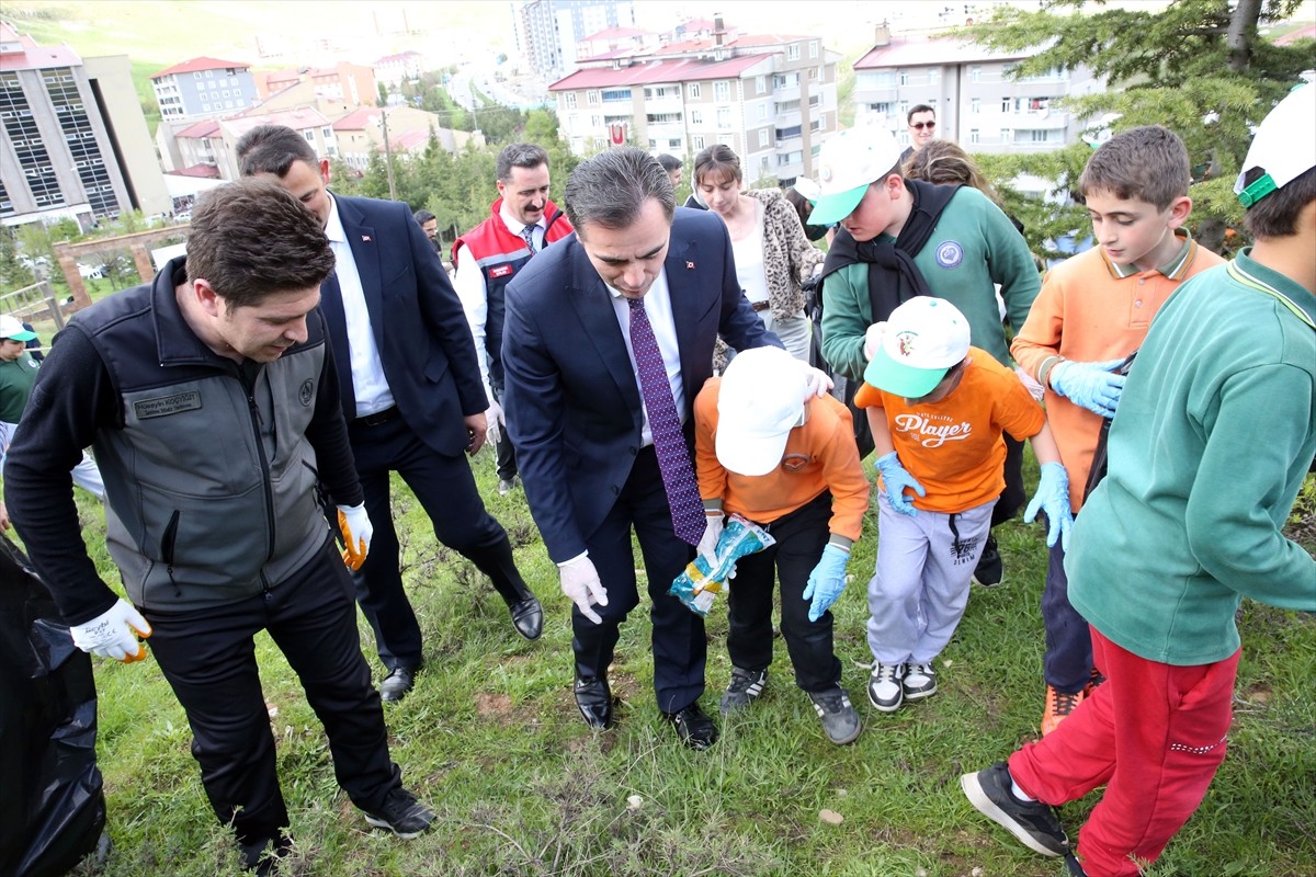 Bitlis'te, Tarım ve Orman Bakanlığınca orman yangınlarına karşı farkındalık oluşturmak amacıyla...