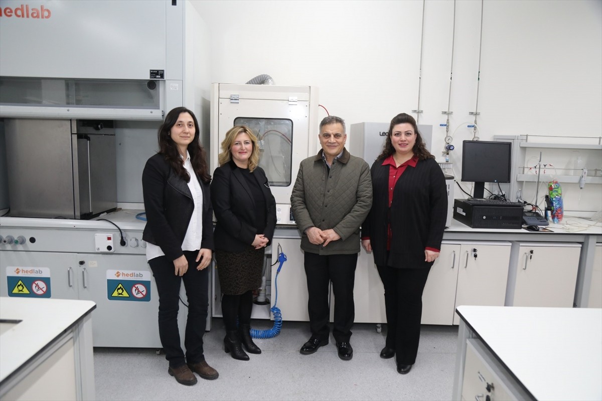 Bursa Teknik Üniversitesi (BTÜ) akademisyenlerinin, arı ekmeğinin endüstriyel ve tıbbi alanda...