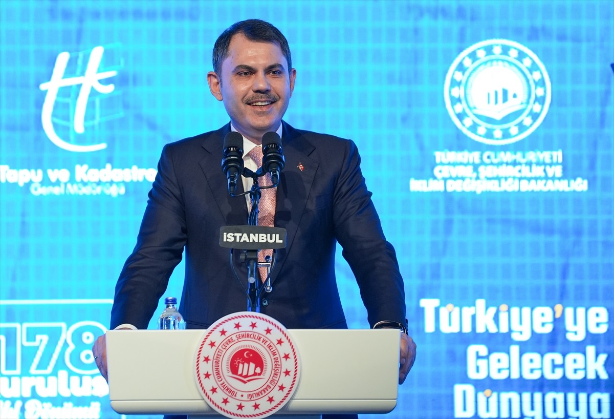 Çevre, Şehircilik ve İklim Değişikliği Bakanı Murat Kurum, Tapu ve Kadastro Genel Müdürlüğünün...