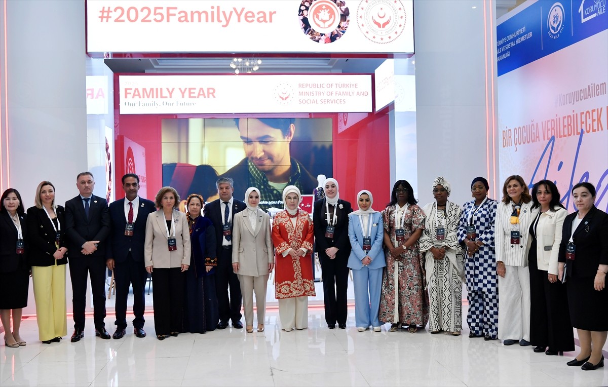 Cumhurbaşkanı Recep Tayyip Erdoğan'ın eşi Emine Erdoğan, İstanbul'un Şişli ilçesinde bir otelde...