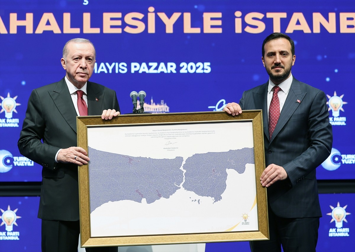 Cumhurbaşkanı Recep Tayyip Erdoğan, İstanbul Kongre Merkezi'nde düzenlenen "Her Mahallesiyle...