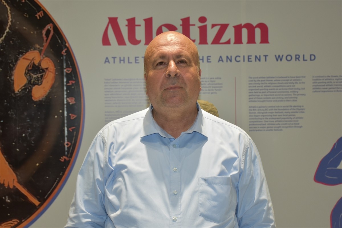 Cumhuriyetin 102'nci yılı kapsamında düzenlenen "Anadolu'da Sporun Öyküsü" sergisi Antalya'da...