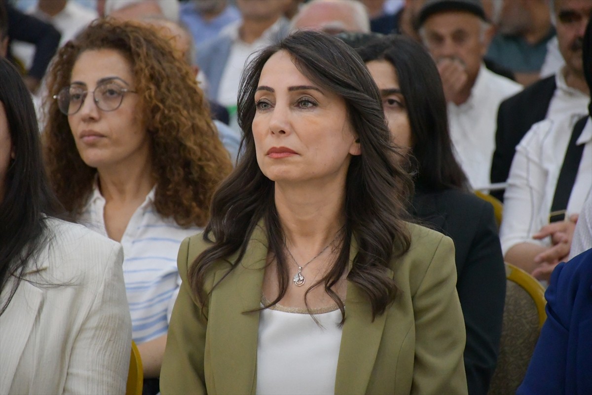 DEM Parti Eş Genel Başkanı Tülay Hatimoğulları, Batman'da bir düğün salonunda düzenlenen...