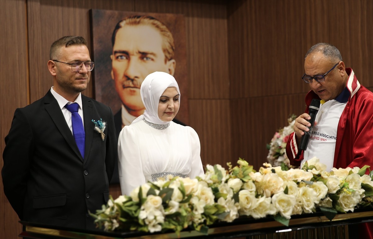 Denizli'de bazı çiftler evlenmek için 25 Mayıs 2025'i tercih etti.