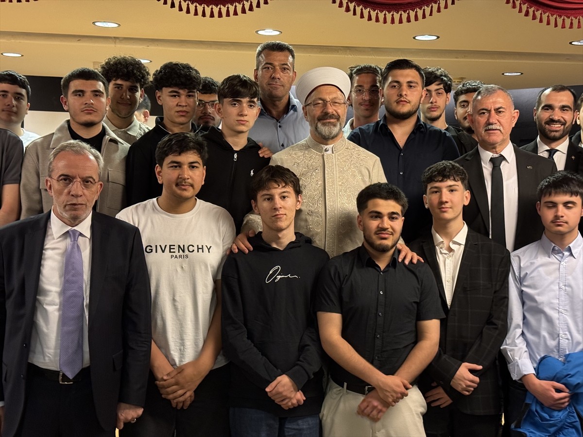 Diyanet İşleri Başkanı Ali Erbaş,  Avusturya’nın başkenti Viyana’da Avusturya Türk İslam Kültür ve...