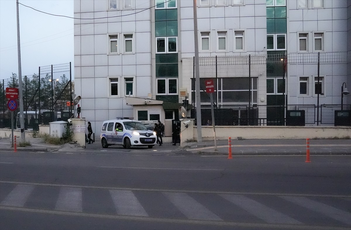 Diyarbakır'da Narin Güran cinayetine ilişkin 6'sı tutuklu 12 sanık ile suça sürüklenen 3 çocuğun...