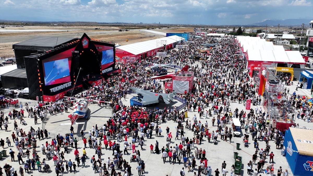 Dünyanın en büyük havacılık, uzay ve teknoloji festivali Havacılık, Uzay ve Teknoloji Festivali...