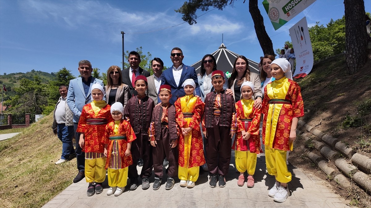 Düzce'nin Yığılca ilçesinde Türk Mutfağı Haftası dolayısıyla yöresel lezzet şöleni düzenlendi....