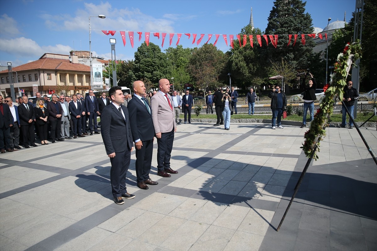 Edirne'de, 14 Mayıs Dünya Çiftçiler Günü dolayısıyla Atatürk Anıtı'nda kutlama programı...