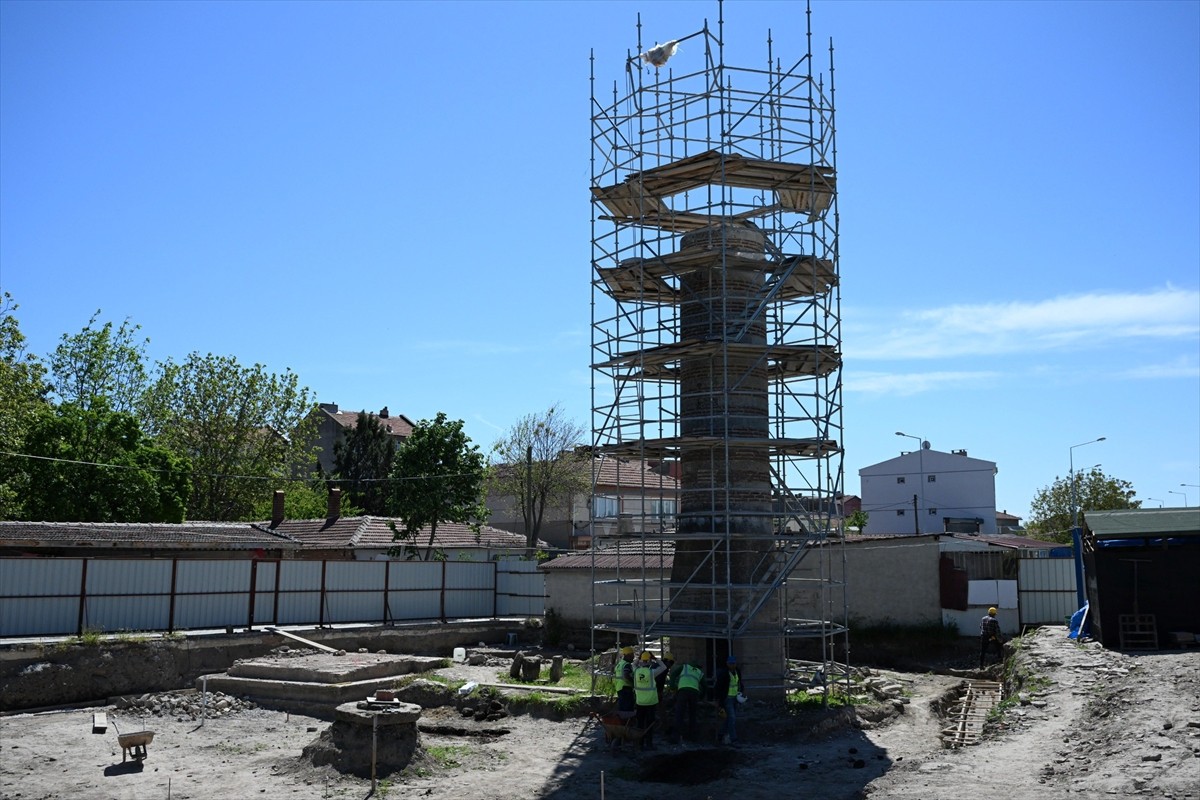 Edirne'de günümüze sadece minaresinin yıkılmamış kısmı ulaşan Şeyh Şüceaddin Camisi'nin ihyasına...