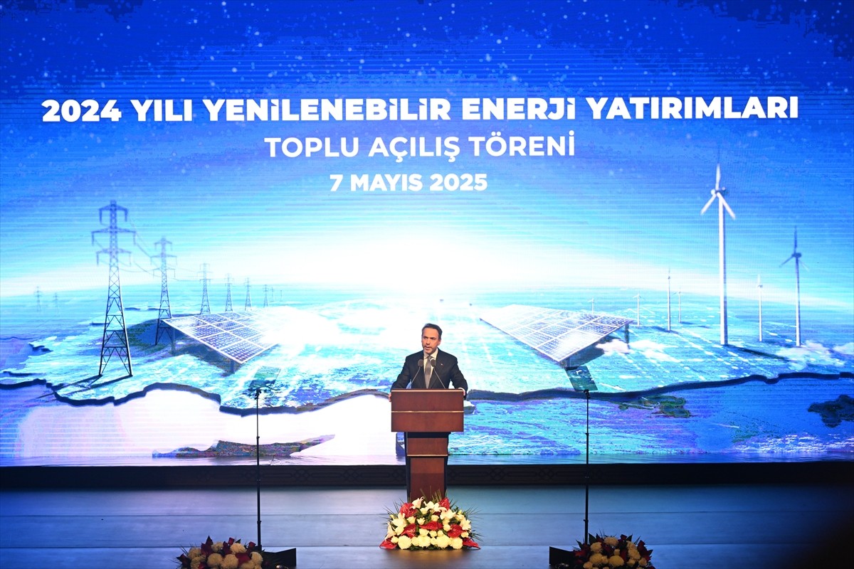 Enerji ve Tabii Kaynaklar Bakanı Alparslan Bayraktar, Beştepe Kongre ve Kültür Merkezi'nde...