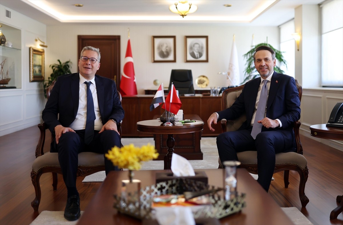 Enerji ve Tabii Kaynaklar Bakanı Alparslan Bayraktar, Mısır Petrol ve Maden Kaynakları Bakanı...