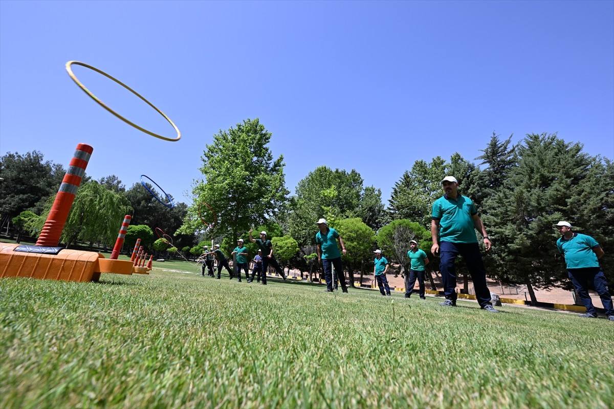 Gaziantep Doğal Yaşam Parkı personellerinden oluşan "kurban yakalama timi", Kurban Bayramı'nda...