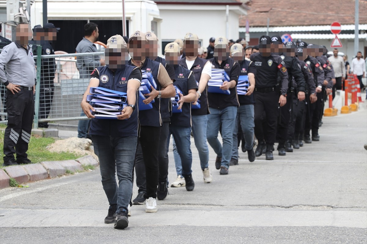 Gaziantep merkezli 47 ilde, Fetullahçı Terör Örgütü'ne (FETÖ) yönelik operasyonlarda gözaltına...