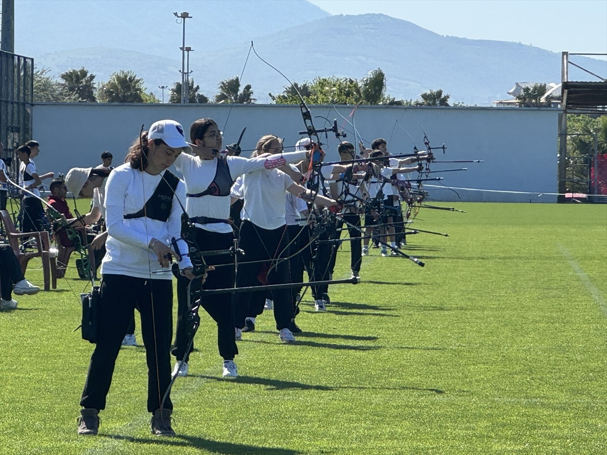 Gençlik ve Spor Bakanlığı tarafından düzenlenen Okul Sporları Türkiye Okçuluk Şampiyonası...