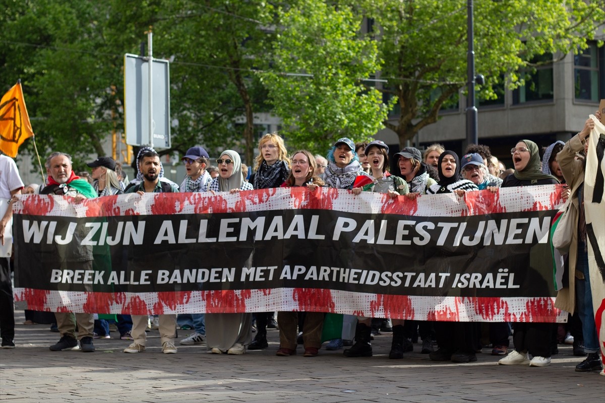 Hollanda’nın Rotterdam kentinde, İsrail’den yola çıkan ve F-35 savaş uçağı parçalarını taşıyan bir...