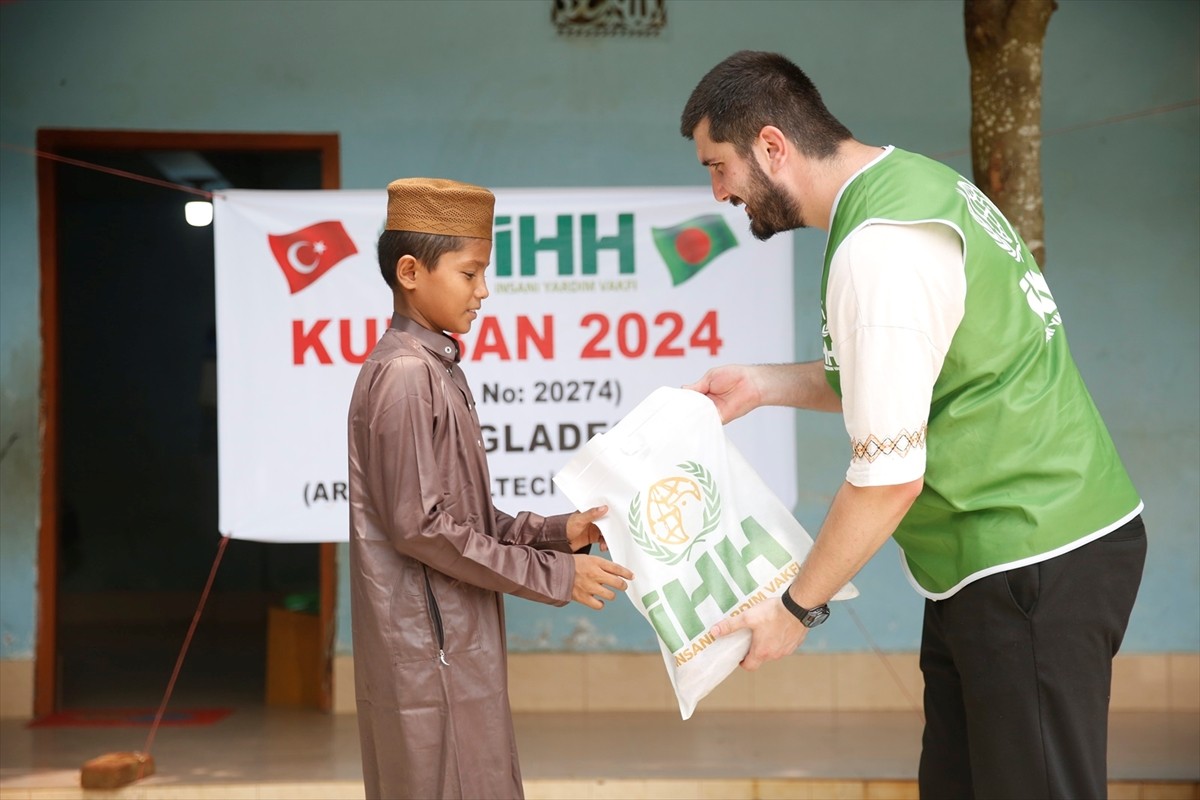 İnsan Hak ve Hürriyetleri (İHH) İnsani Yardım Vakfı, kurban hisse bedelini yurt içi ve yurt...