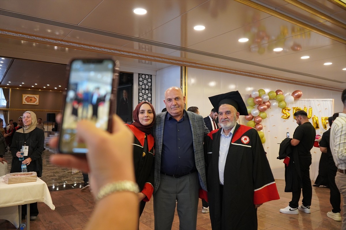  Isparta'da yaşayan 71 yaşındaki ziraat yüksek mühendisi, Süleyman Demirel Üniversitesi İlahiyat...