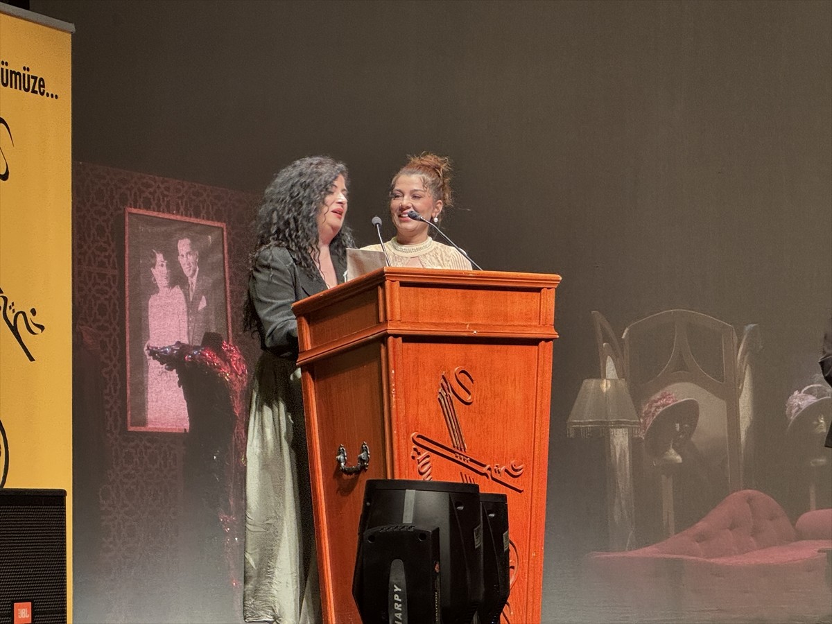 İstanbul Büyükşehir Belediyesi (İBB) Şehir Tiyatroları ve Türk Kadınlar Birliği İstanbul Şubesince...