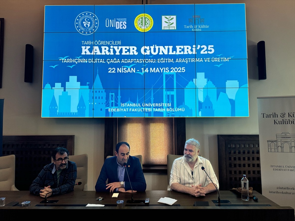 İstanbul Üniversitesi Edebiyat Fakültesi Tarih Bölümü tarafından düzenlenen "Tarih Öğrencileri...