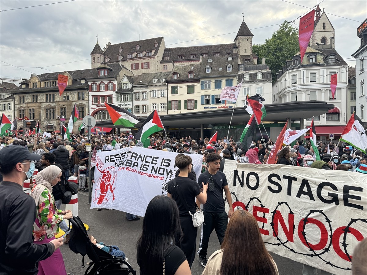 İsviçre'nin Basel kentinde İsrail'in 2025 Eurovision Şarkı Yarışması'na katılması ve Gazze'de...