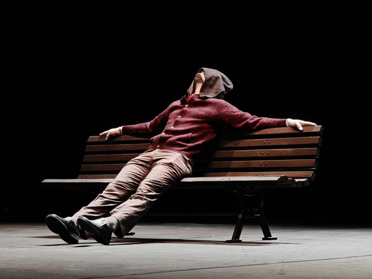 İtalya'dan Gordi-Franco Parenti Tiyatrosu "Ölümün Yalın Hali" oyununu, Trabzon'da sahneledi.