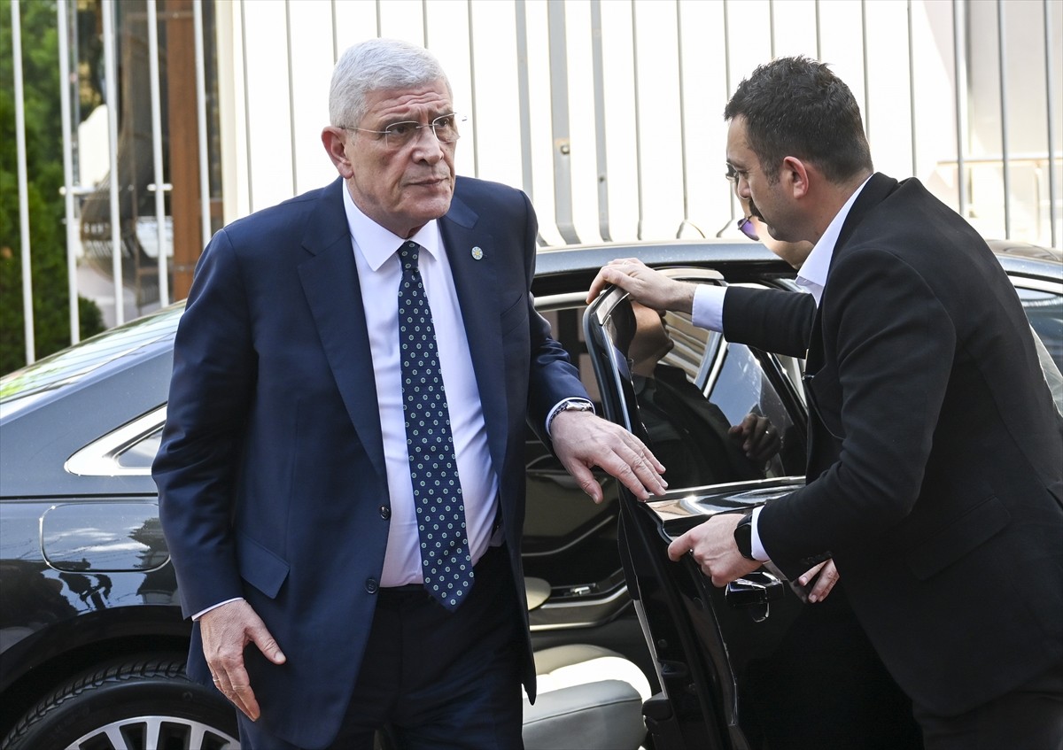 İYİ Parti Genel Başkanı Müsavat Dervişoğlu, Başkanlık Divanı Üyeleri ve milletvekilleriyle Genel...