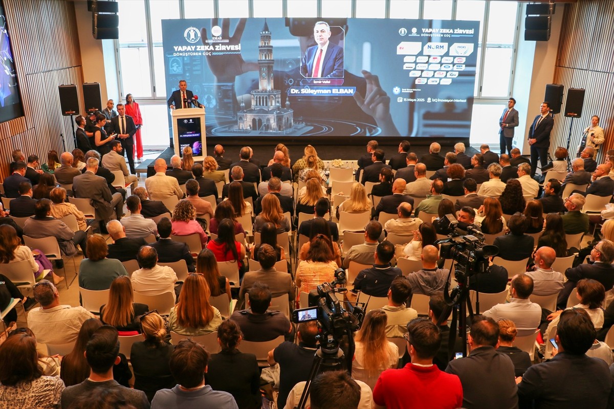 İzmir'de düzenlenen zirvede yapay zeka teknolojisindeki gelişmeler, ekosistemi ve kullanım...