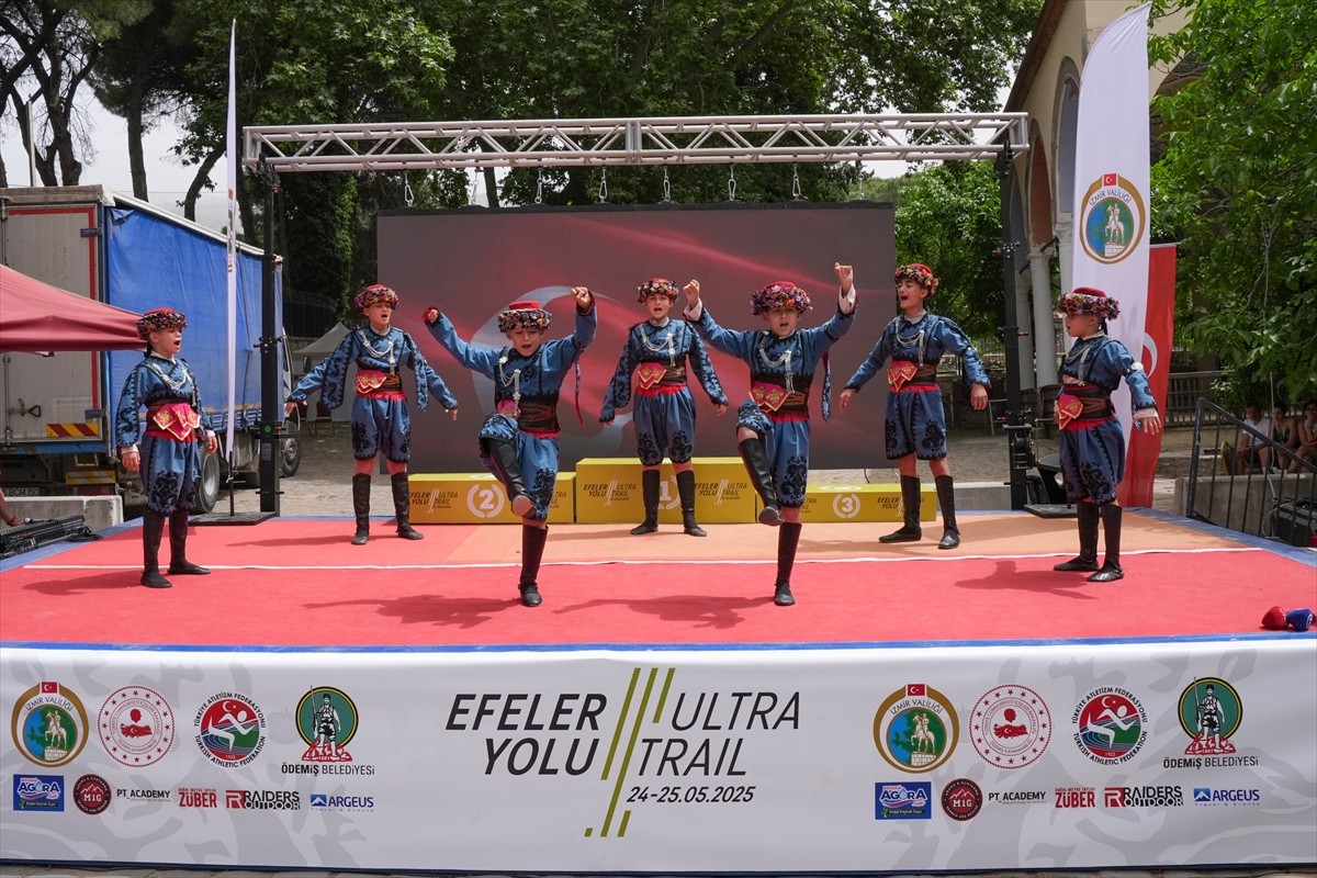 İzmir Valiliği himayesinde, bu yıl ilk kez gerçekleştirilen Efeler Yolu Ultra Trail yarışlarında...