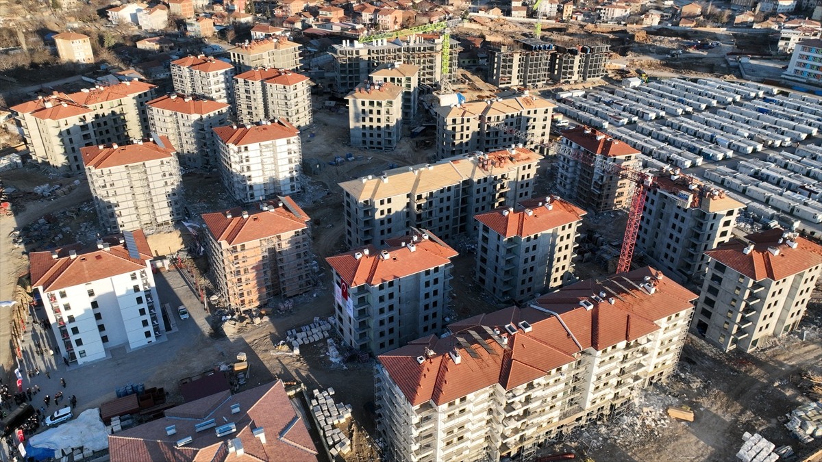 Kahramanmaraş merkezli 6 Şubat 2023'te meydana gelen depremlerden etkilenen Malatya'da yaklaşık 27...