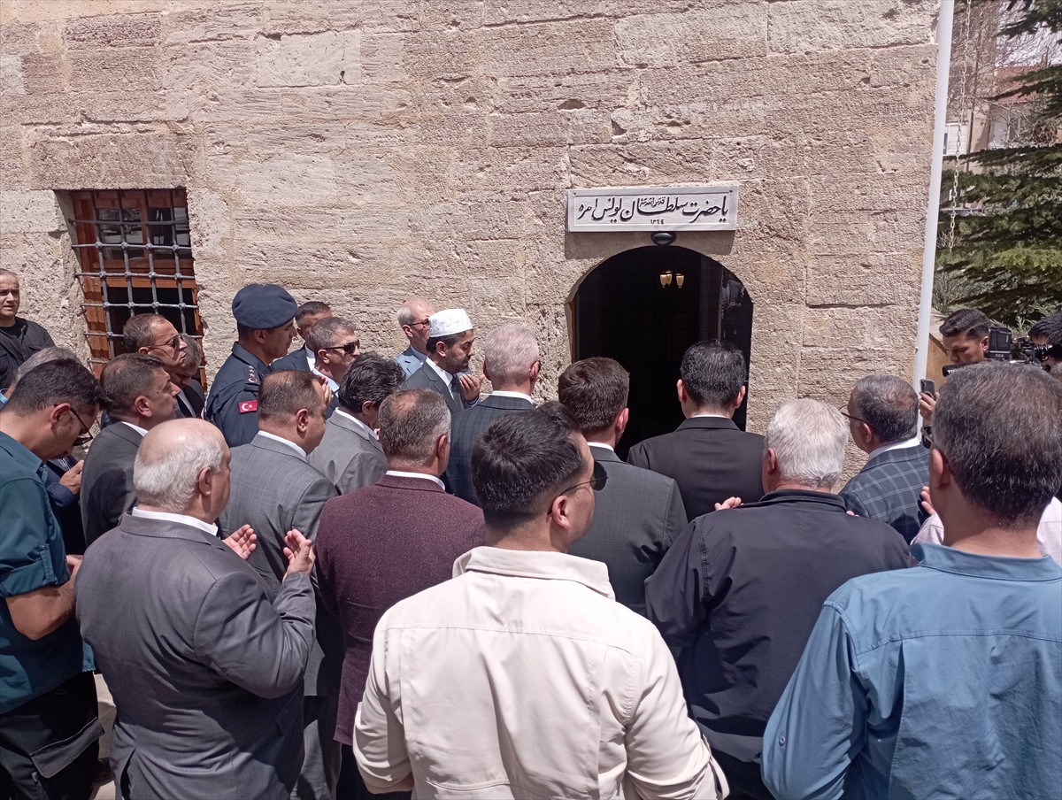 Karaman'da, Karamanoğlu Mehmet Bey'in fermanıyla 13 Mayıs 1277'de Türkçenin resmi dil olarak kabul...