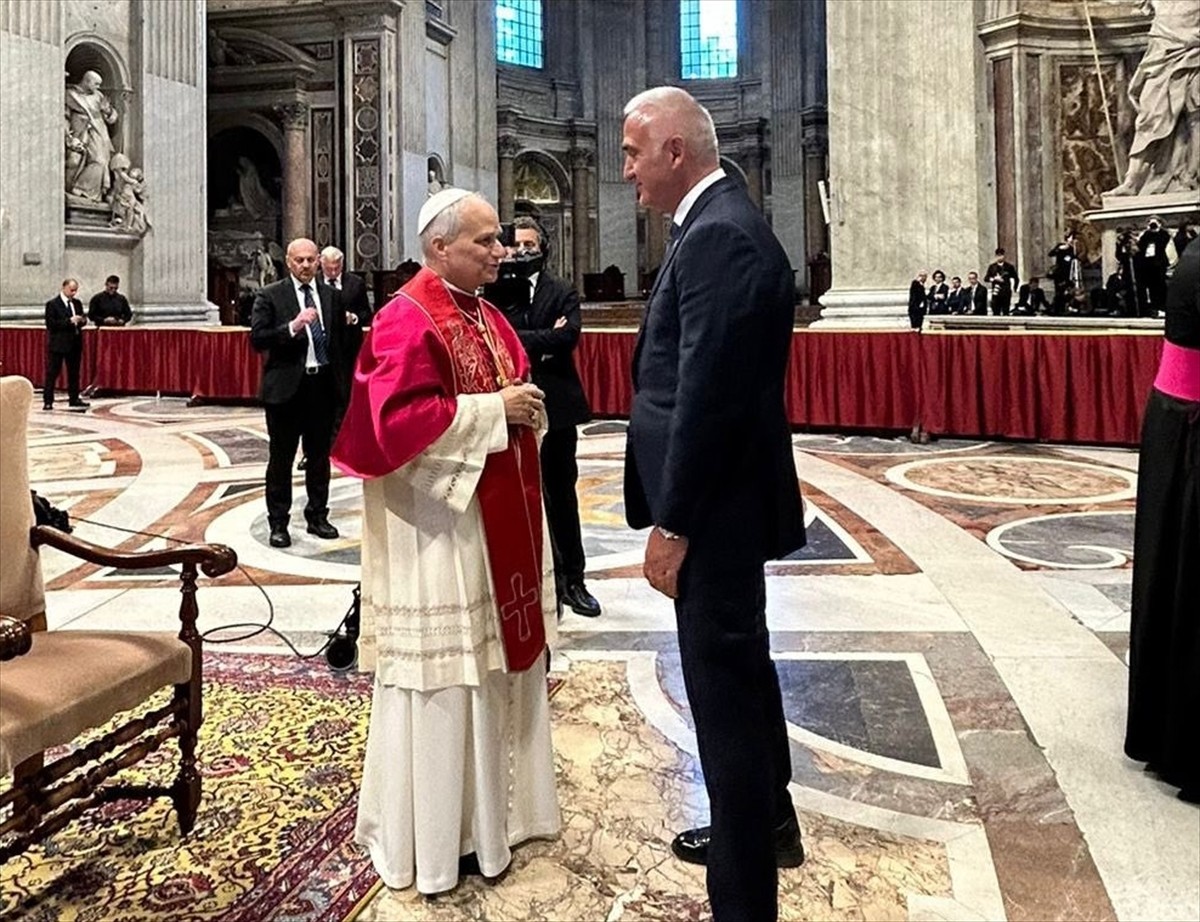 Katoliklerin ruhani liderliğine ve Vatikan Devlet Başkanlığına 8 Mayıs'taki papalık seçim...