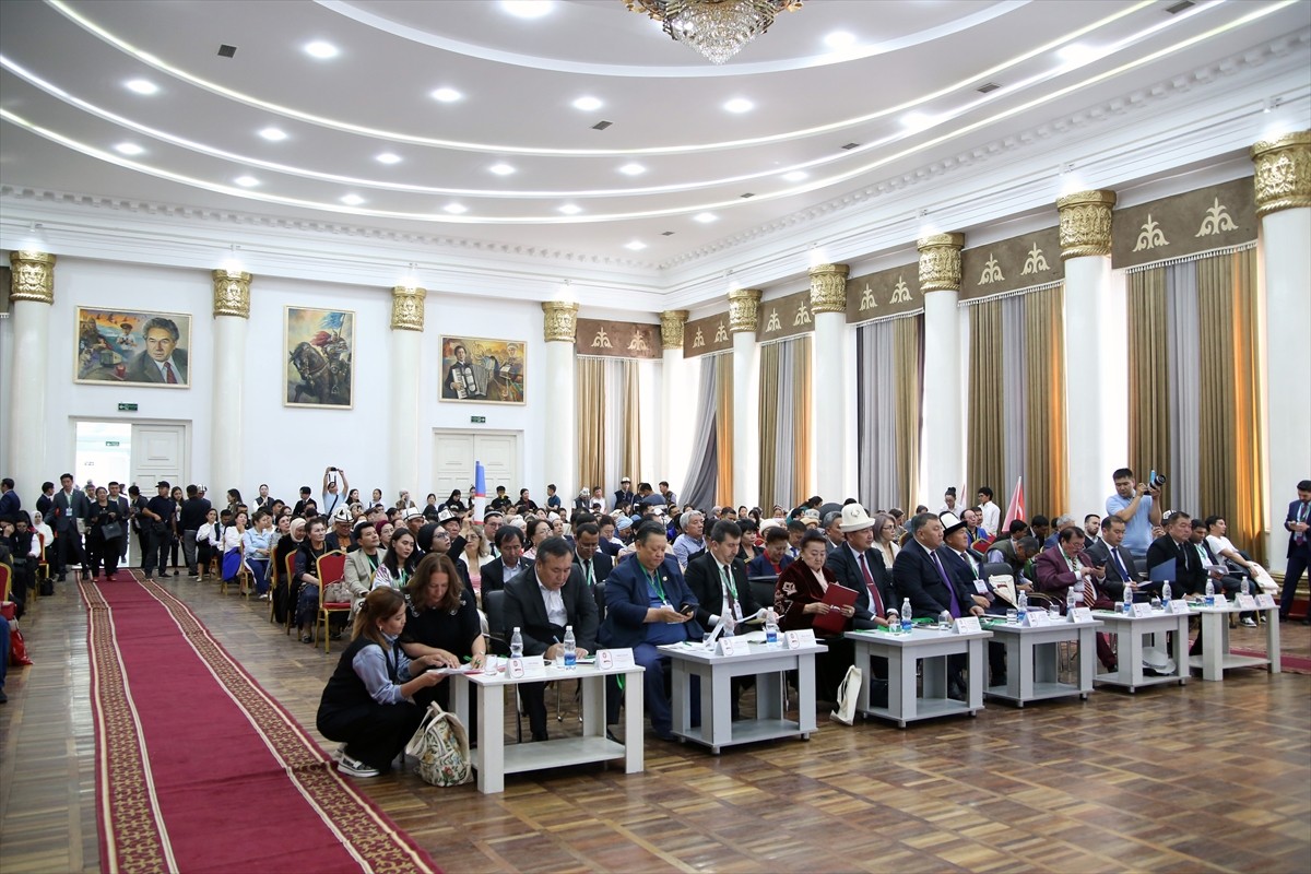 Kırgızistan'ın Oş şehrinde, Türkiye, Azerbaycan, Kazakistan, Özbekistan, Türkmenistan, Macaristan...