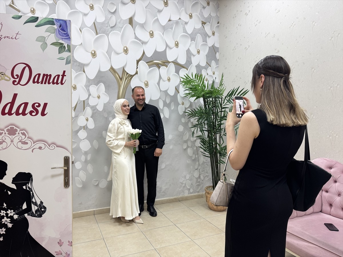 Kocaeli'de nikah tarihinin özel olmasını isteyen çiftler, 25.05.2025 tarihinde evlendi.