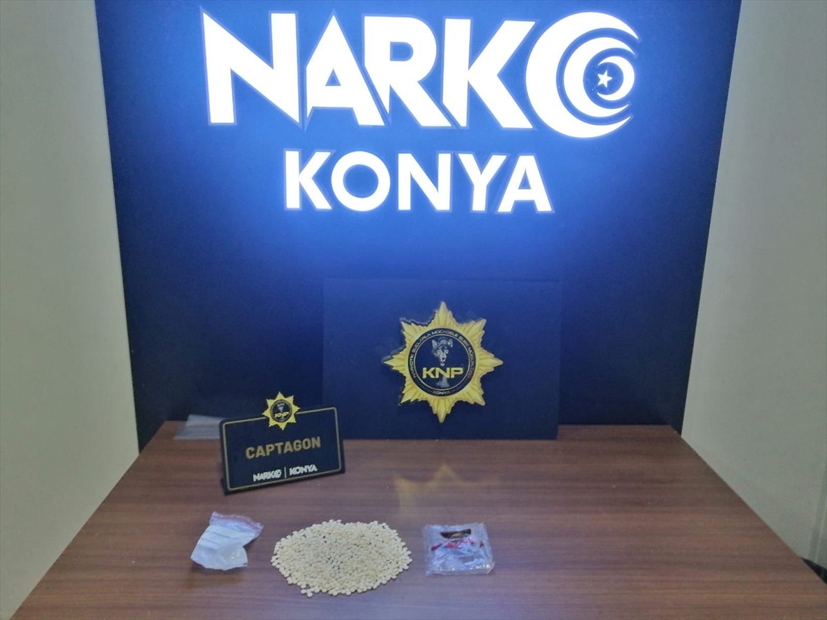 Konya'da düzenlenen uyuşturucu operasyonlarında gözaltına alınan 61 şüpheliden 26'sı tutuklandı....